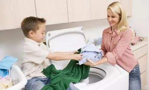 杭州除甲醛公司:新衣要漂洗這個(gè)常識(shí),是因?yàn)榧兹? alt=