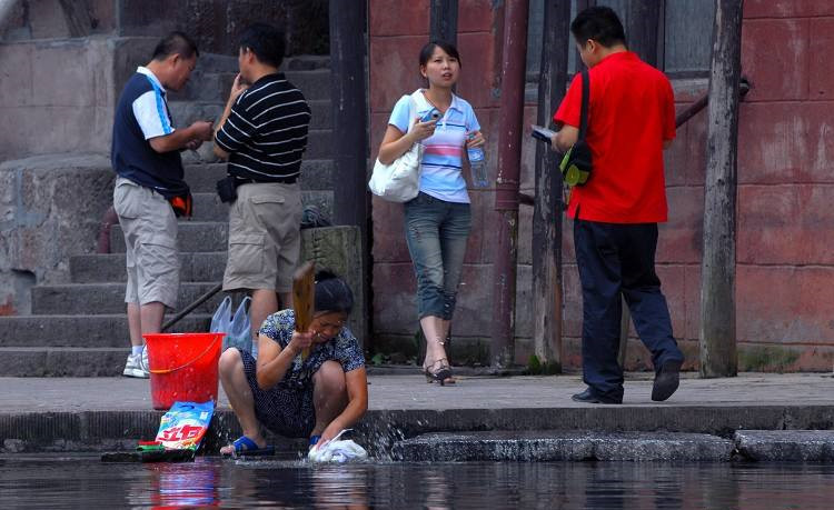 使用洗衣粉會導致環(huán)境污染嗎？