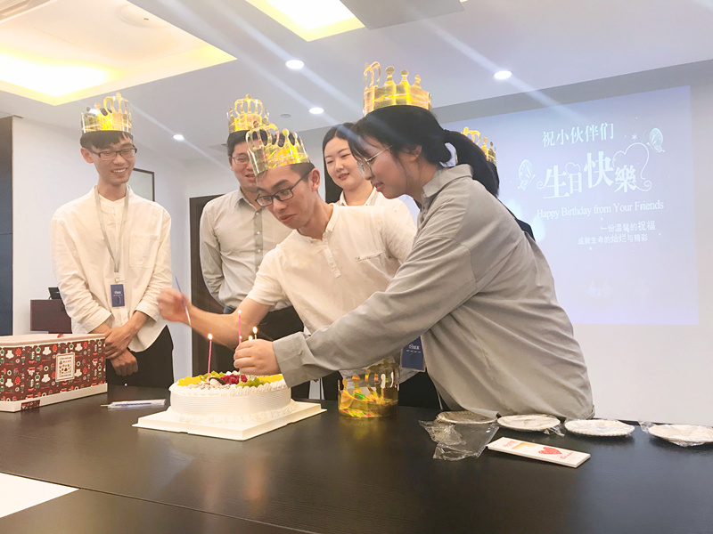 【5月生日會】這期壽星各個都可以出C位! 【5月生日會】這期壽星各個都可以出C位!