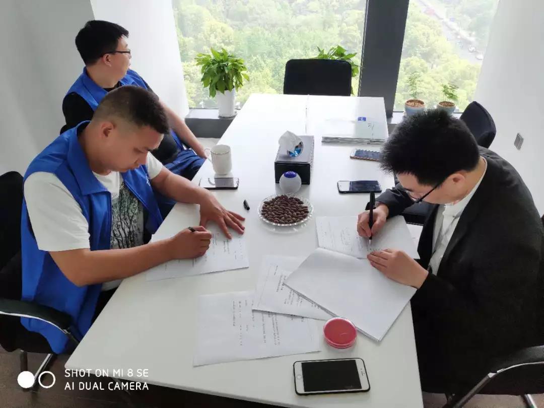 熱烈祝賀劉總、夏總簽約創綠家河南省安陽市縣級代理！