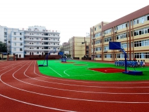 對“毒跑道”說不,中小學塑膠跑道出強制新國標:甲醛不得高于0.4mg