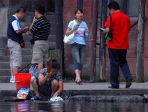 使用洗衣粉會導致環(huán)境污染嗎?